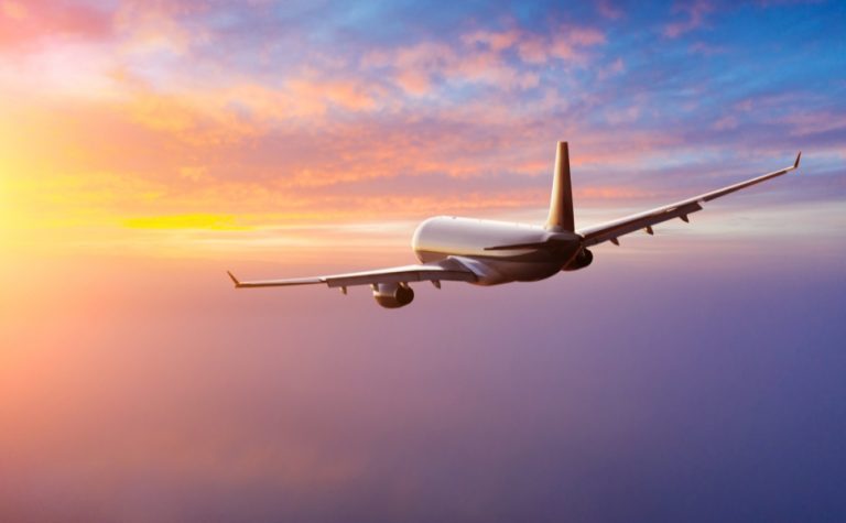 Avião voa por mais de 24 horas e supera recorde mundial de voos comerciais