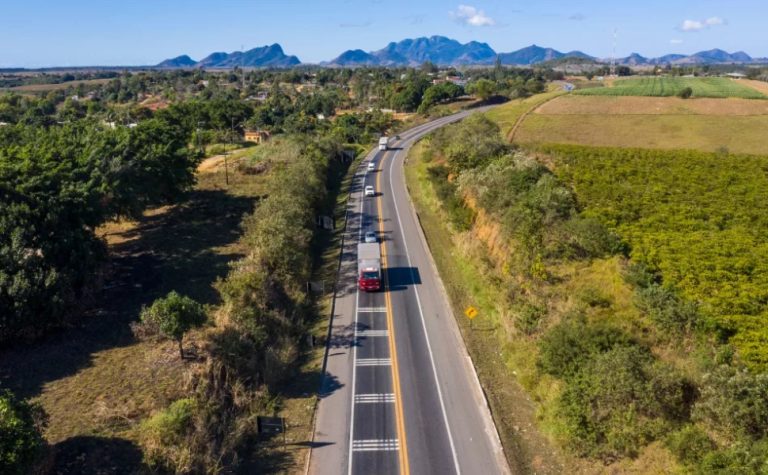BR-101 será interditada em Ibiraçu para detonação de rochas nesta quarta-feira