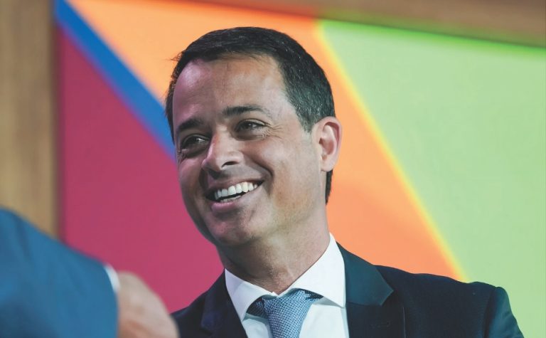 Big techs criam “batalhões” de engenheiros para acelerar IA nas empresas