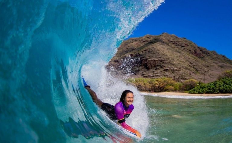 Bodyboarding: Mãe e filha representam o ES nas ondas do Paraná