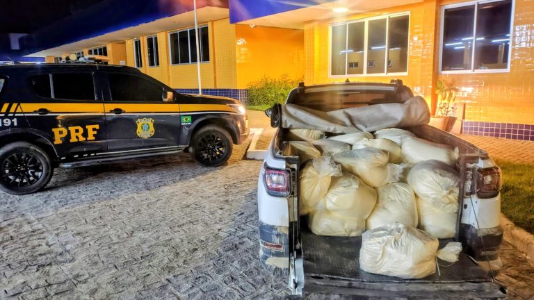 Carga de 700 kg de laticínio ilegal é apreendida pela PRF em Garanhuns