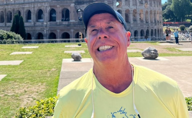 Cicloativista Fernando Braga morre após sofrer infarto em calçadão em Vila Velha