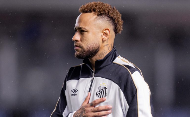 Neymar reforça o Santos após Copa do Mundo em busca de vingança contra Chapecoense