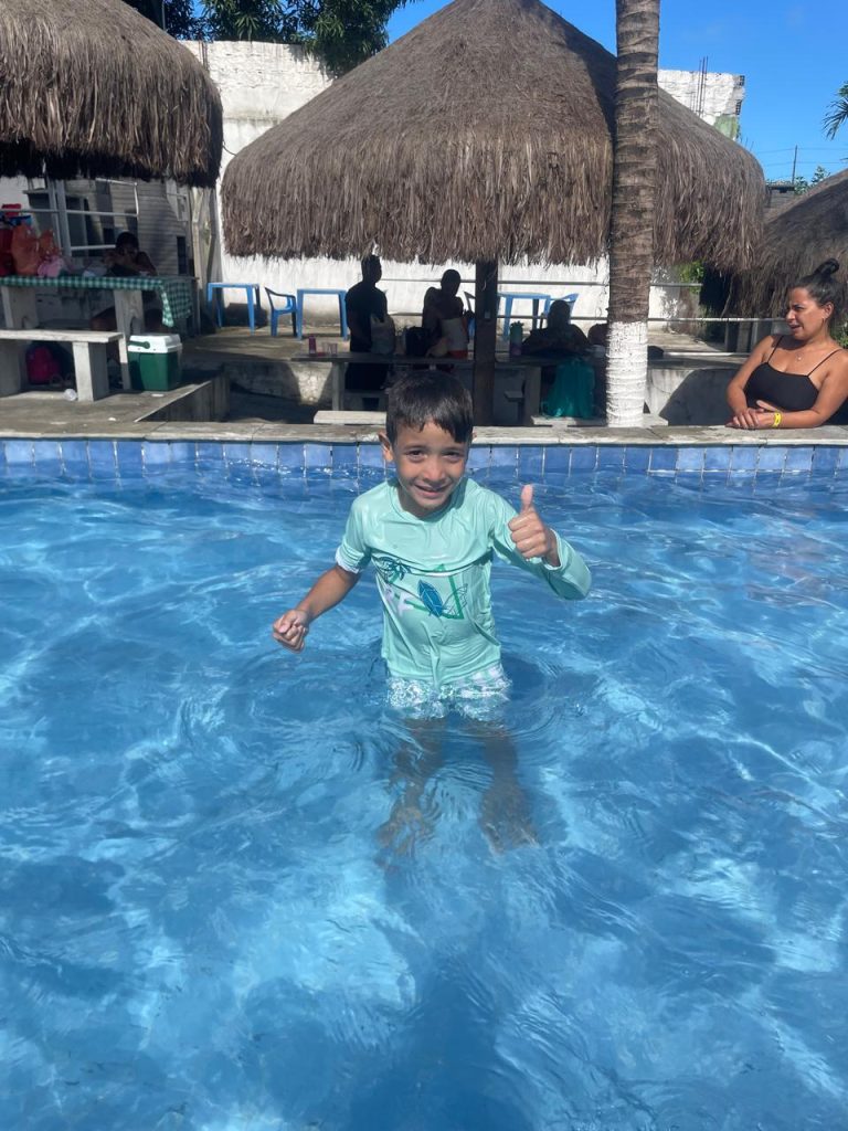 Menino de 7 anos morre após afogamento em parque aquático de Olinda