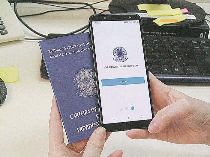 Desemprego cai a 5,4% e marca menor taxa até junho