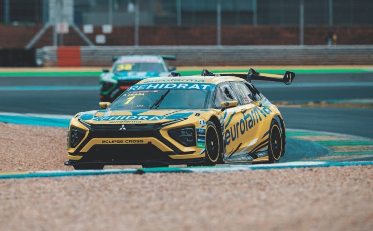 Emoções da Stock Car ao meio-dia na TV Tribuna/Band