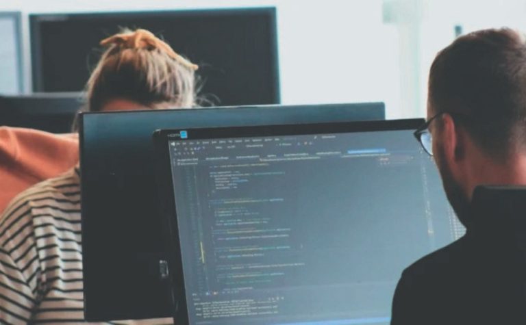 Empresas dizem que vão recorrer à tecnologia com o fim da escala 6×1