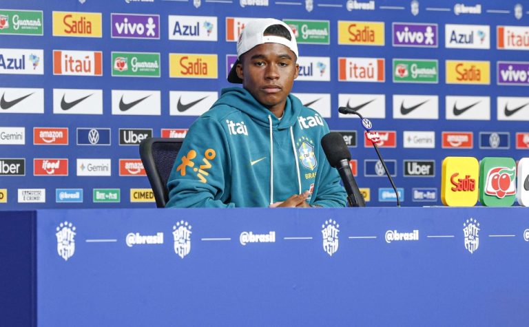 Endrick diz que aceita decisões de Ancelotti: ‘Ele faz o melhor para o time’