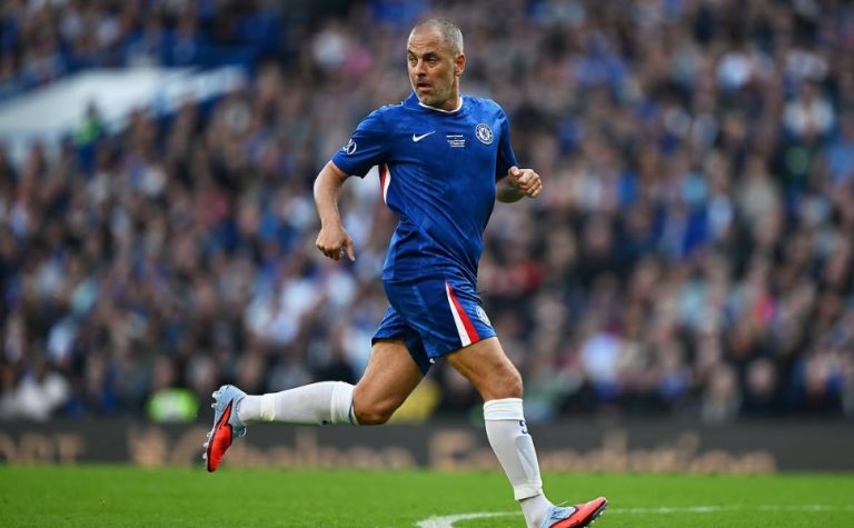 Ex-Chelsea, Joe Cole provoca Messi antes da semifinal contra Argentina