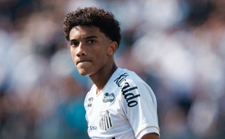 Filho de Robinho volta a ter nome em homenagem ao pai no Santos