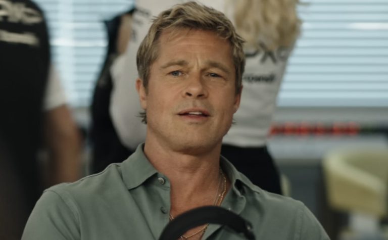 Filhos de Brad Pitt publicaram anúncios pedindo a retirada do sobrenome do pai