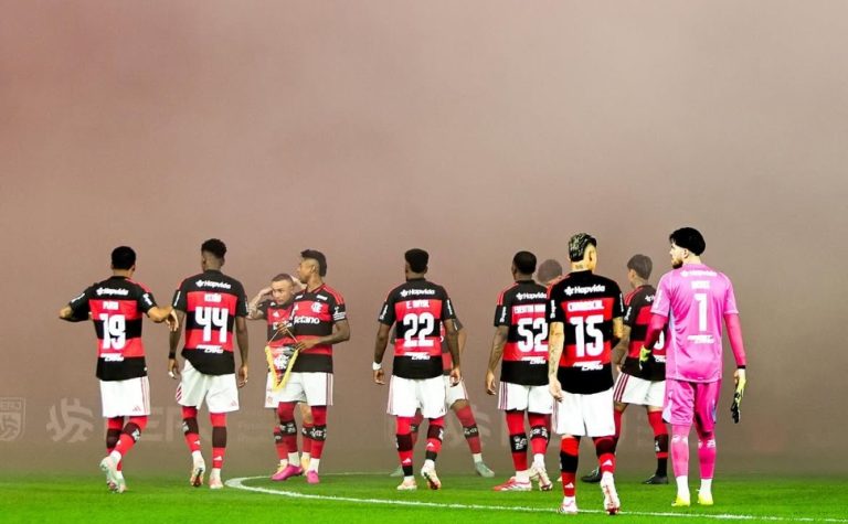 Flamengo volta a campo na tela da TV Tribuna / Band para disputar amistoso