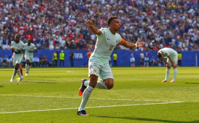 França vence Marrocos e vai à semifinal da Copa graças a Mbappé e Dembelé