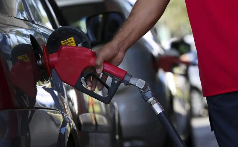 Governo adia reunião que pode aumentar etanol na gasolina para 32%