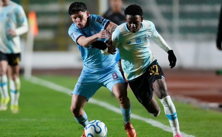 Grêmio luta em La Paz, mas Bolívar leva a melhor no duelo de ida da Sul-Americana