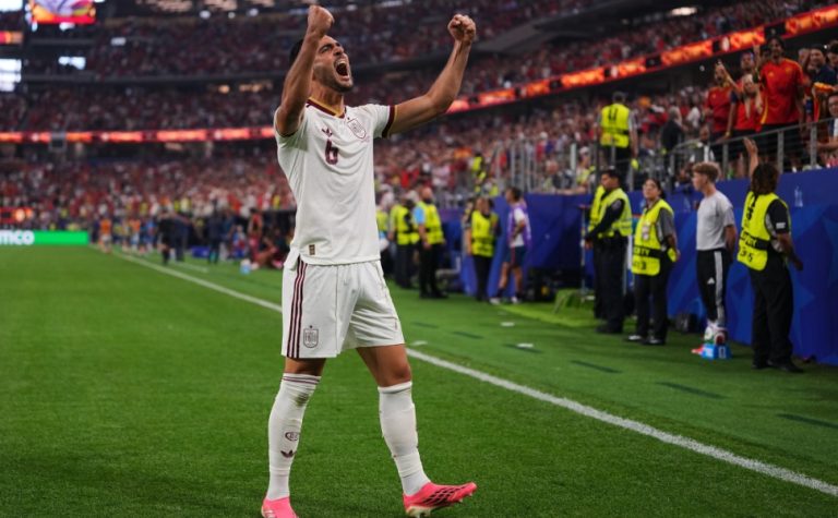 Herói da Espanha quase ficou fora da Copa e dedica vitória a festa polêmica