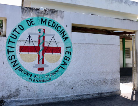 Homens invadem casa, matam uma pessoa e deixam outra ferida em São Lourenço