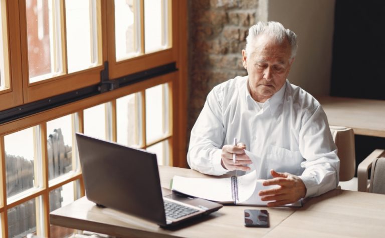 Informalidade é realidade da metade dos trabalhadores com mais de 60 anos