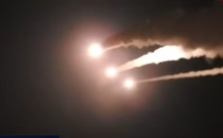 Irã ameaça fechar estreito de Hormuz se sofrer novos ataques dos EUA