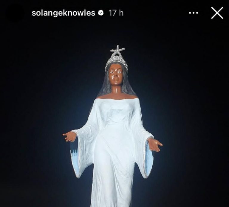 Irmã de Beyoncé publica foto da escultura de Iemanjá na Praia de Camburi