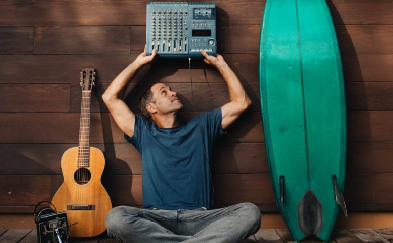 Jack Johnson anuncia três shows no Brasil em fevereiro de 2027