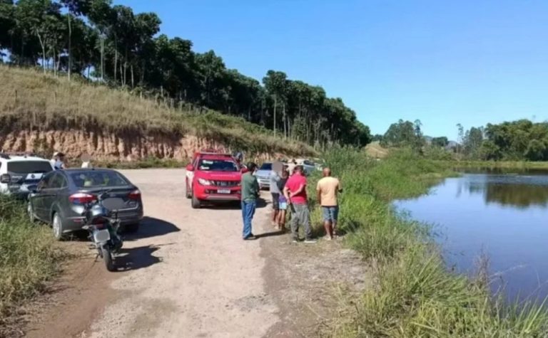Jovem morre após cair com carro em represa no Norte do ES