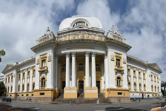 Justiça determina indenização à família de mulher morta por tiro de PM no Recife