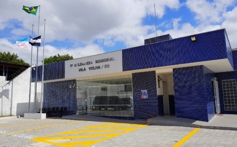 Jovem é esfaqueado após ir até o trabalho de ex-namorada e ameaçá-la em Vila Velha