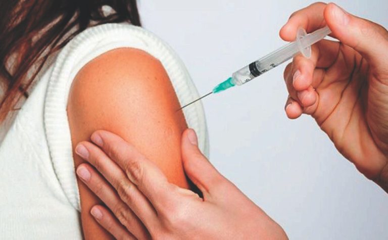 Mais de 200 mil precisam tomar vacina contra HPV