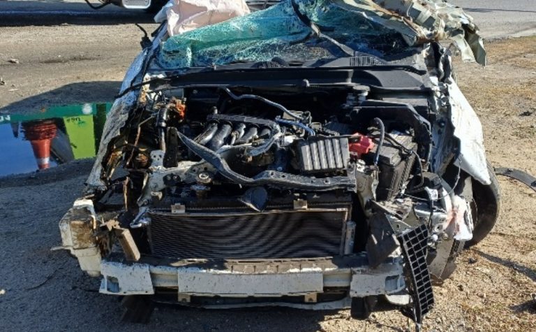 Motorista embriagado e com CNH suspensa é detido após capotar carro na BR-101