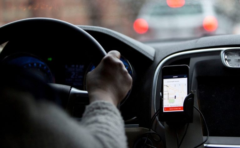 Motoristas de apps reclamam de queda na nota de crédito após consulta ao MoveBrasil