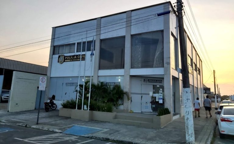 Homem é morto a facadas em padaria no Norte do ES