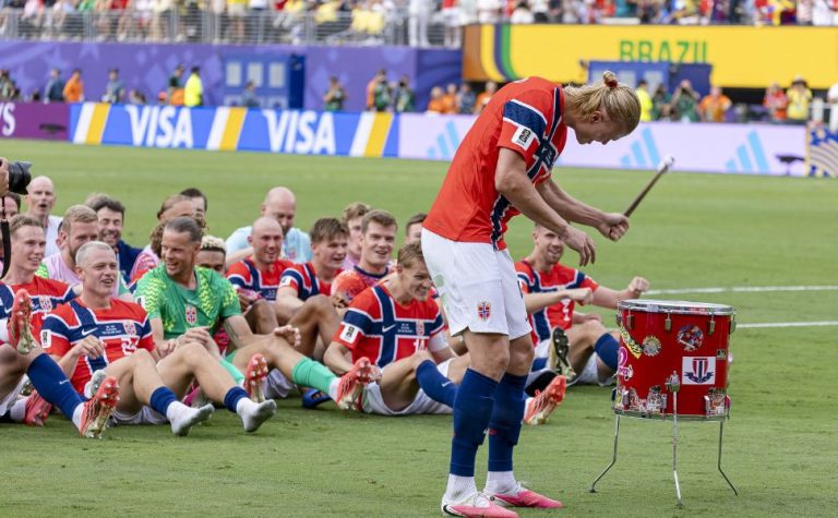 Noruegueses remam, triunfam e deixam Brasil na praia na Copa do Mundo