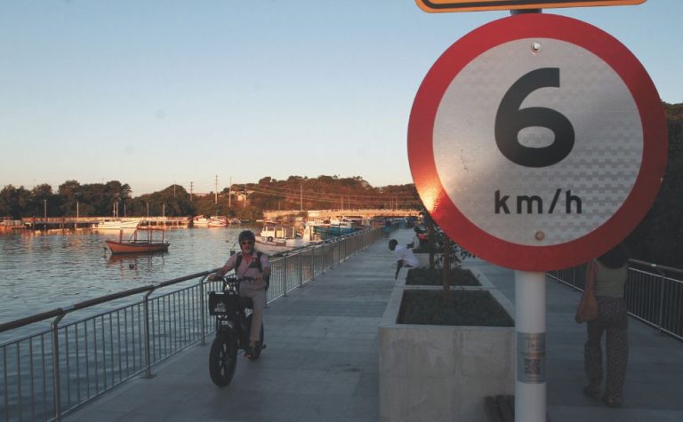 Nova orla tem limite de 6 km/h para bike elétrica