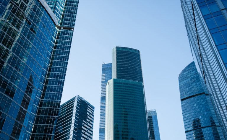 Empresas precisam contratar 50 mil, mas candidatos não têm qualificação