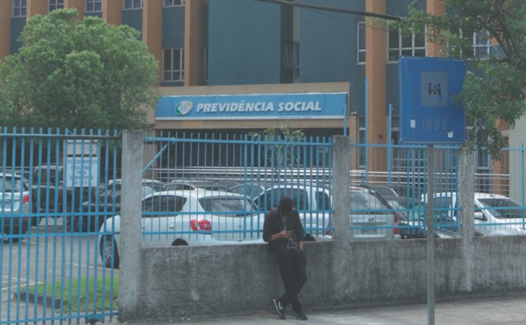 Previdência Social: fila do INSS cai, mas ainda tem 37 mil no ES
