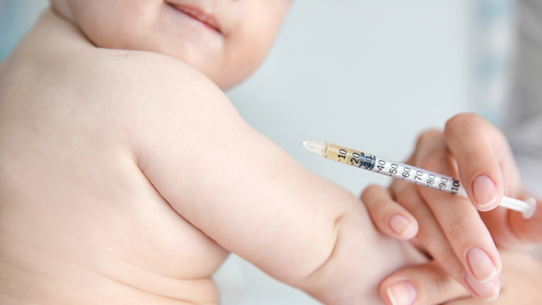 Recife amplia proteção infantil com a chegada da vacina Pneumo 20