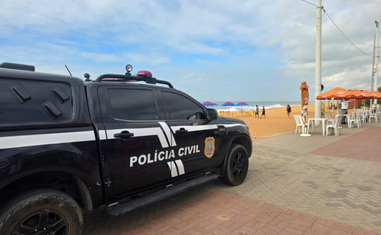 Responsável por quiosque é presa por furto de energia em praia de Vila Velha