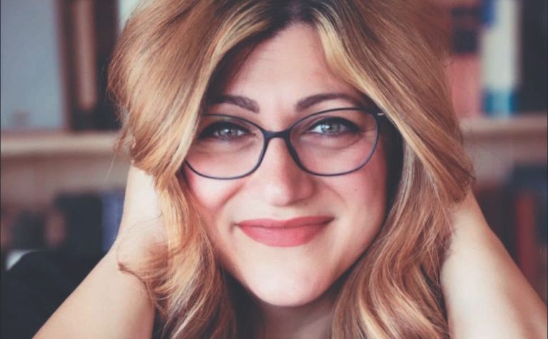 Romance, humor e tensão em nova série