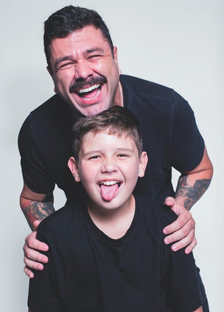 Show de talentos infantis e humor para a família: o stand-up de Serginho Lacerda