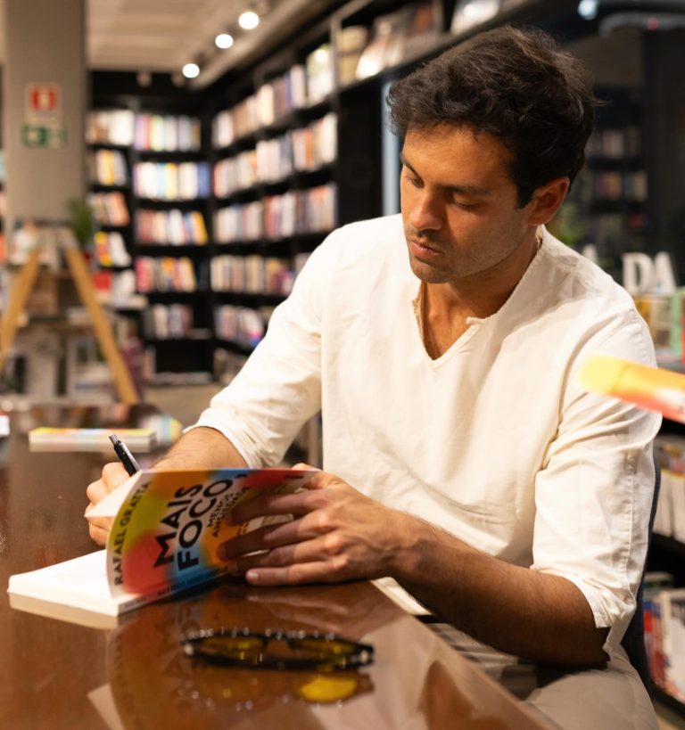 Sorteio de livro com técnicas para reduzir a ansiedade