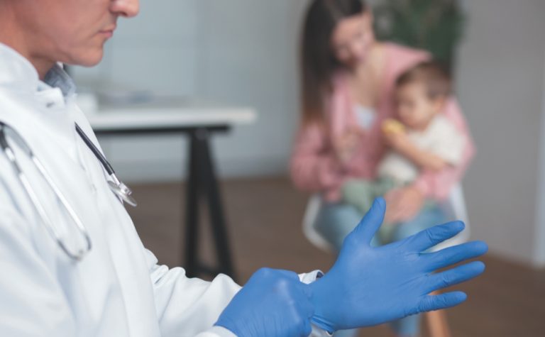 Superbactérias avançam entre crianças e preocupam especialistas