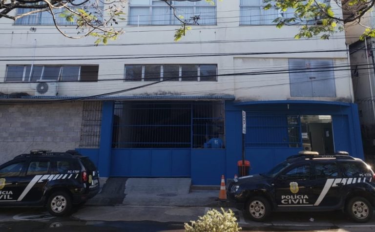 Suspeito agride amante, pede ajuda de esposa e é preso em Vitória