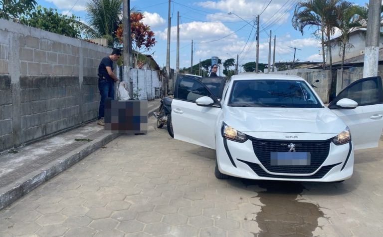 Suspeito de matar pai e filho a facadas é preso escondido em Linhares