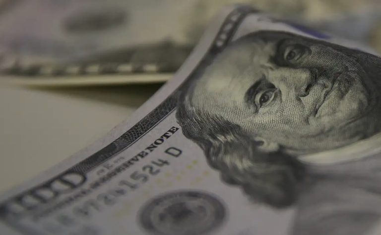 Tarifaço de 25% dos EUA sobre o Brasil começa a valer; saiba mais