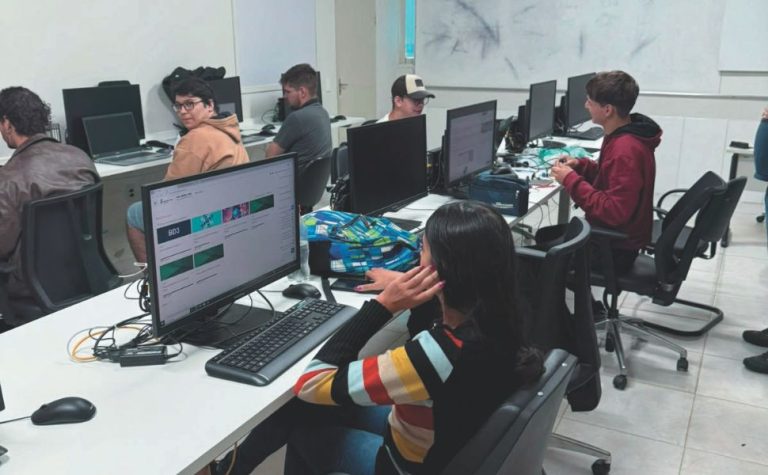 Vagas no Ifes em 35 cursos só com prova de Redação. Veja como se inscrever
