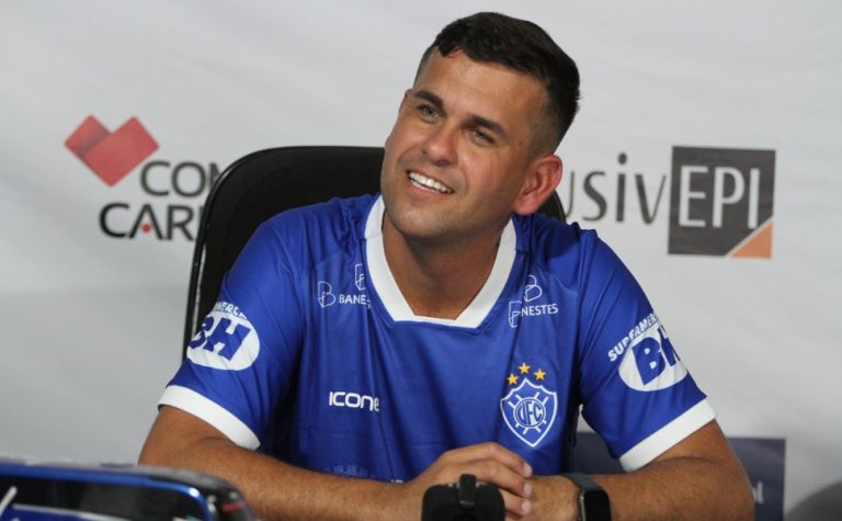 Rafael Soriano deixa o comando técnico do Vitória