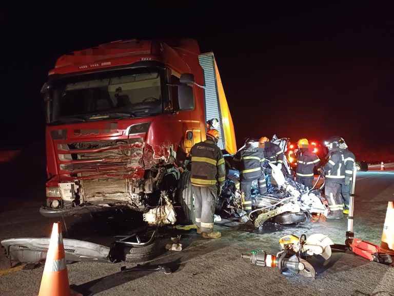 Acidente na BR-232 mata pai e dois filhos em Pernambuco