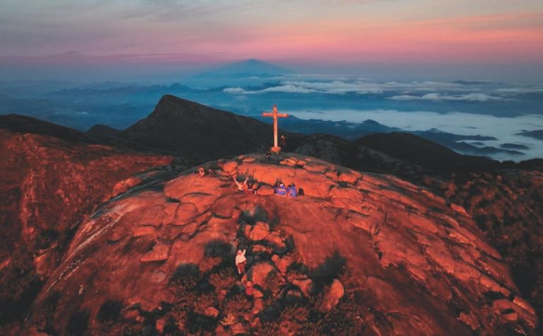 Aventura a 2.891 metros de altura no Pico da Bandeira