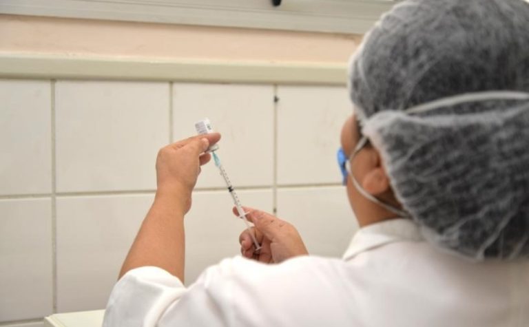 Vacinação para 400 mil crianças e adolescentes a partir desta segunda no ES